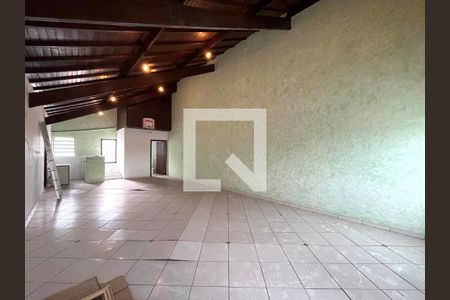 Casa à venda com 600m², 6 quartos e 5 vagas Casa à venda com 600m², 6 quartos e 5 vagasSótão