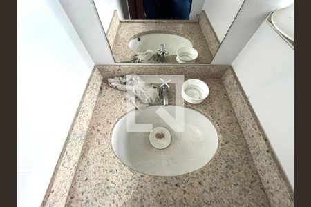 Casa à venda com 600m², 6 quartos e 5 vagas Casa à venda com 600m², 6 quartos e 5 vagasBanheiro do Sótão