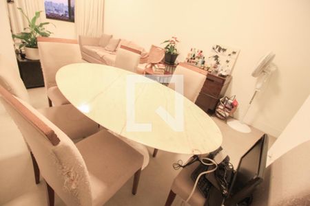 Apartamento à venda com 70m², 2 quartos e 1 vagaSala