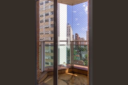 Apartamento à venda com 67m², 2 quartos e 2 vagasVaranda da Suíte 1