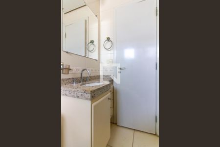 Apartamento à venda com 67m², 2 quartos e 2 vagasBanheiro da Suíte 1