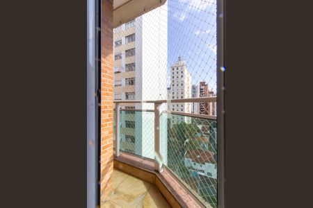 Apartamento à venda com 67m², 2 quartos e 2 vagasVaranda do quarto 2