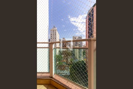 Apartamento à venda com 67m², 2 quartos e 2 vagasVaranda do quarto 2