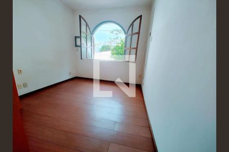 Casa à venda com 4 quartos, 210m² em Fonseca, Niterói