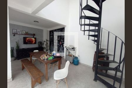 Casa à venda com 5 quartos, 350m² em Anil, Rio de Janeiro