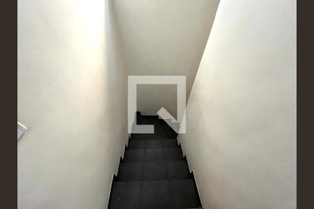 Casa para alugar com 130m², 3 quartos e 1 vaga Casa para alugar com 130m², 3 quartos e 1 vagaEscada