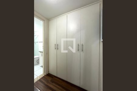 Casa para alugar com 130m², 3 quartos e 1 vaga Casa para alugar com 130m², 3 quartos e 1 vagaCloset da suíte