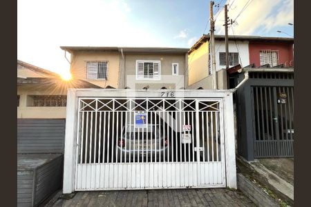 Casa para alugar com 130m², 3 quartos e 1 vaga Casa para alugar com 130m², 3 quartos e 1 vagaFachada