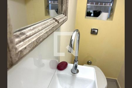 Lavabo de casa para alugar com 3 quartos, 130m² em Planalto Paulista, São Paulo