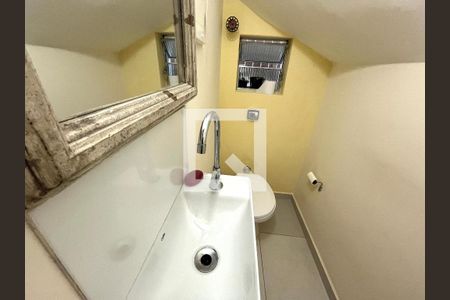 Lavabo de casa para alugar com 3 quartos, 130m² em Planalto Paulista, São Paulo