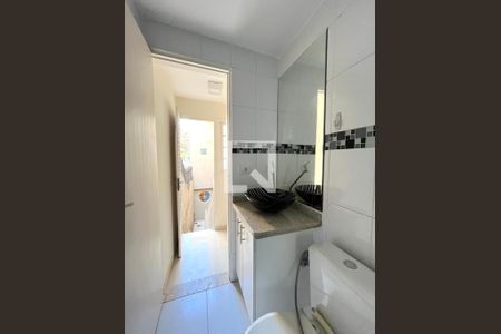 Casa para alugar com 130m², 3 quartos e 1 vaga Casa para alugar com 130m², 3 quartos e 1 vagaEdícula - Banheiro