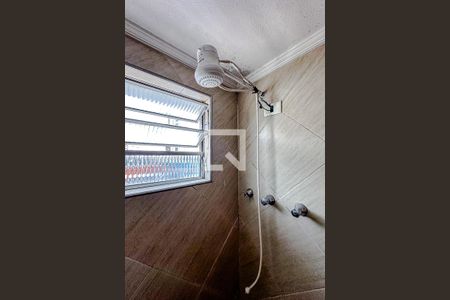 Banheiro de kitnet/studio para alugar com 1 quarto, 45m² em Vila Canero, São Paulo