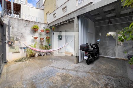 Casa à venda com 350m², 4 quartos e 2 vagasEntrada e garagem