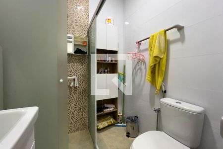 Casa à venda com 350m², 4 quartos e 2 vagasBanheiro do quarto 2