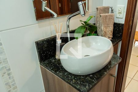 Apartamento para alugar com 66m², 2 quartos e 2 vagasDetalhe do banheiro Social-Pia