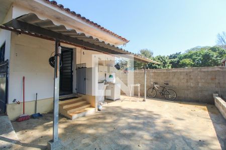 Casa à venda com 453m², 4 quartos e 8 vagas Casa à venda com 453m², 4 quartos e 8 vagasEdícula - área de serviço