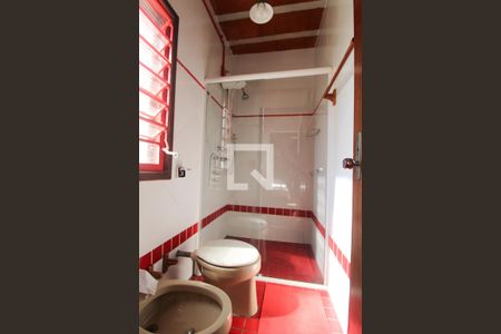 Casa à venda com 453m², 4 quartos e 8 vagas Casa à venda com 453m², 4 quartos e 8 vagasQuarto 2 Banheiro