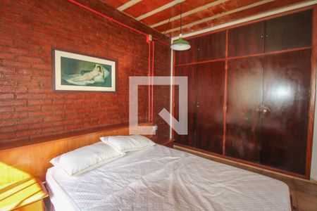 Casa à venda com 453m², 4 quartos e 8 vagas Casa à venda com 453m², 4 quartos e 8 vagasQuarto 4