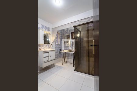 Casa à venda com 360m², 6 quartos e 2 vagasBanheiro da Suíte