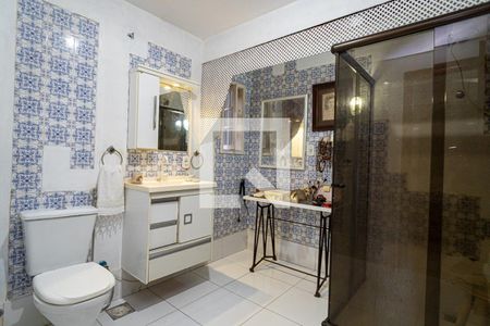 Casa à venda com 360m², 6 quartos e 2 vagasBanheiro da Suíte