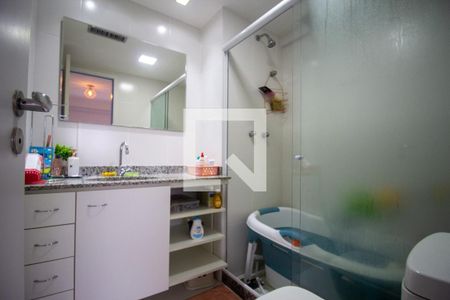 Apartamento à venda com 178m², 4 quartos e 2 vagas Apartamento à venda com 178m², 4 quartos e 2 vagasBanheiro da Suíte 1