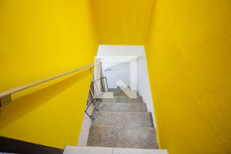 Casa à venda com 45m², 1 quarto e sem vaga Casa à venda com 45m², 1 quarto e sem vagaEscada