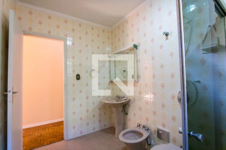 Casa à venda com 375m², 4 quartos e 5 vagasBanheiro social