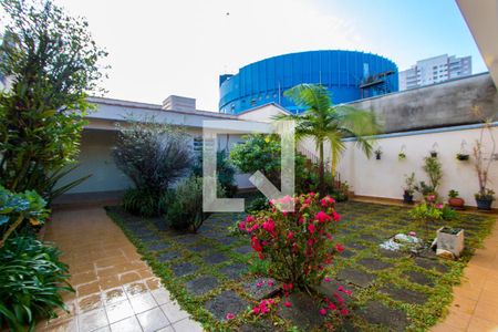 Casa à venda com 375m², 4 quartos e 5 vagasJardim/Quintal