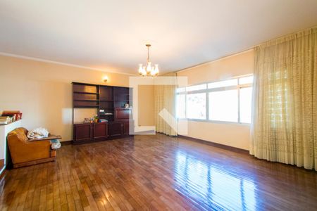 Sala de casa à venda com 4 quartos, 375m² em Vila Gilda, Santo André