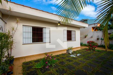 Casa à venda com 375m², 4 quartos e 5 vagasJardim/Quintal