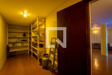 Casa à venda com 375m², 4 quartos e 5 vagasDepósito