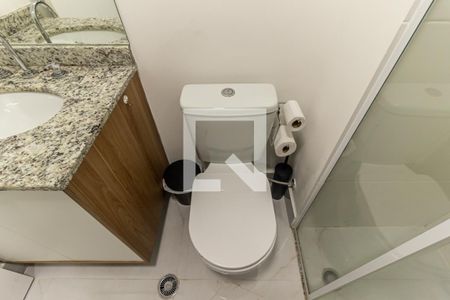 Banheiro de kitnet/studio para alugar com 1 quarto, 27m² em República, São Paulo