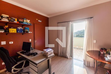 Casa de condomínio à venda com 350m², 4 quartos e 5 vagasQuarto 4