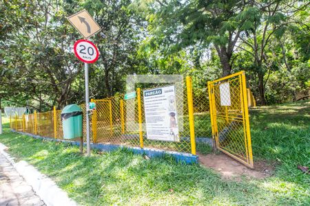 Casa de condomínio à venda com 350m², 4 quartos e 5 vagasEspaço Pet