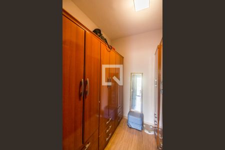 Casa de condomínio à venda com 350m², 4 quartos e 5 vagasCloset da suíte