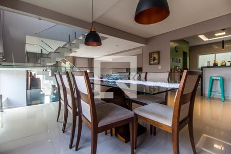 Casa de condomínio à venda com 350m², 4 quartos e 5 vagasSala de Jantar