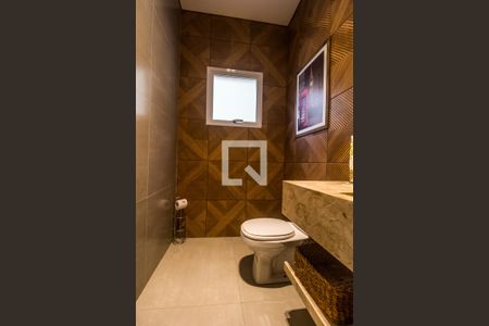 Casa de condomínio à venda com 350m², 4 quartos e 5 vagasLavabo