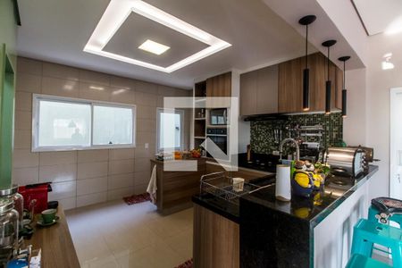 Casa de condomínio à venda com 350m², 4 quartos e 5 vagasCozinha