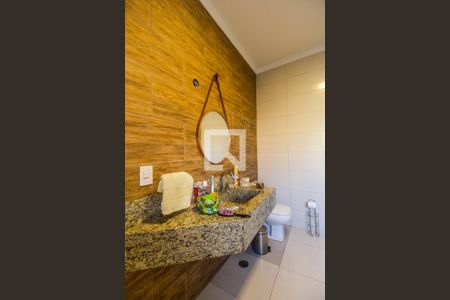 Casa de condomínio à venda com 350m², 4 quartos e 5 vagasDetalhe do Banheiro da Suite