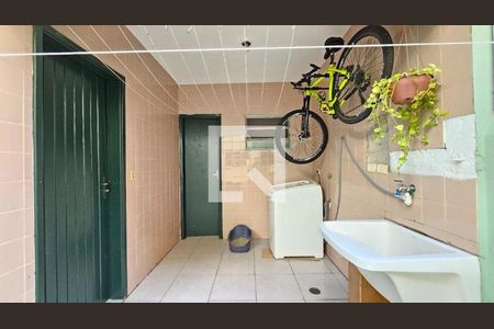 Casa à venda com 3 quartos, 160m² em Jardim Peri Peri, São Paulo