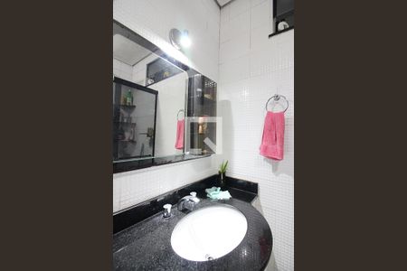 Casa à venda com 244m², 4 quartos e 2 vagasQuarto 1 - Suíte Banheiro