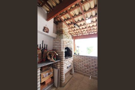 Casa à venda com 244m², 4 quartos e 2 vagasChurrasqueira