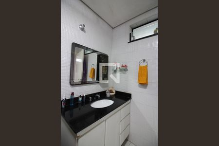 Casa à venda com 244m², 4 quartos e 2 vagasBanheiro Social