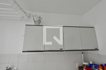 Casa de condomínio à venda com 250m², 4 quartos e 2 vagasÁrea de Serviço - Armário