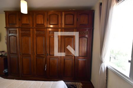 Casa de condomínio à venda com 250m², 4 quartos e 2 vagasQuarto 3 - Suíte Armários