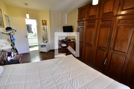 Casa de condomínio à venda com 250m², 4 quartos e 2 vagasQuarto 3 - Suíte