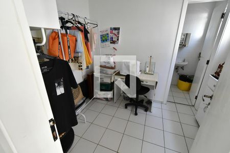Casa de condomínio à venda com 250m², 4 quartos e 2 vagasQuarto de Serviço - Suíte