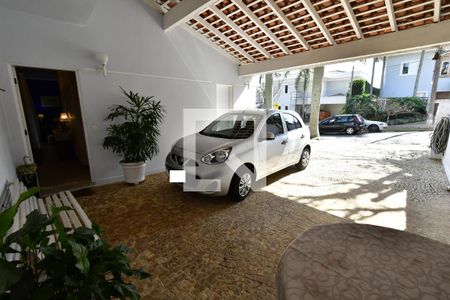 Casa de condomínio à venda com 250m², 4 quartos e 2 vagasGaragem