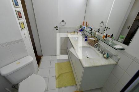 Casa de condomínio à venda com 250m², 4 quartos e 2 vagasBanheiro Suíte