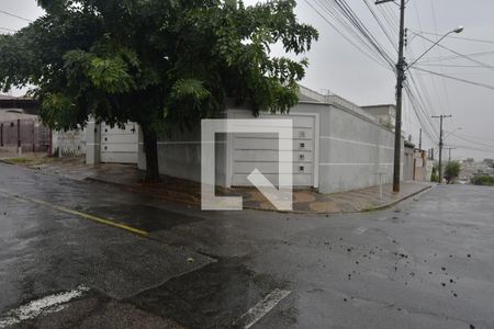Casa à venda com 200m², 3 quartos e 2 vagasFachada